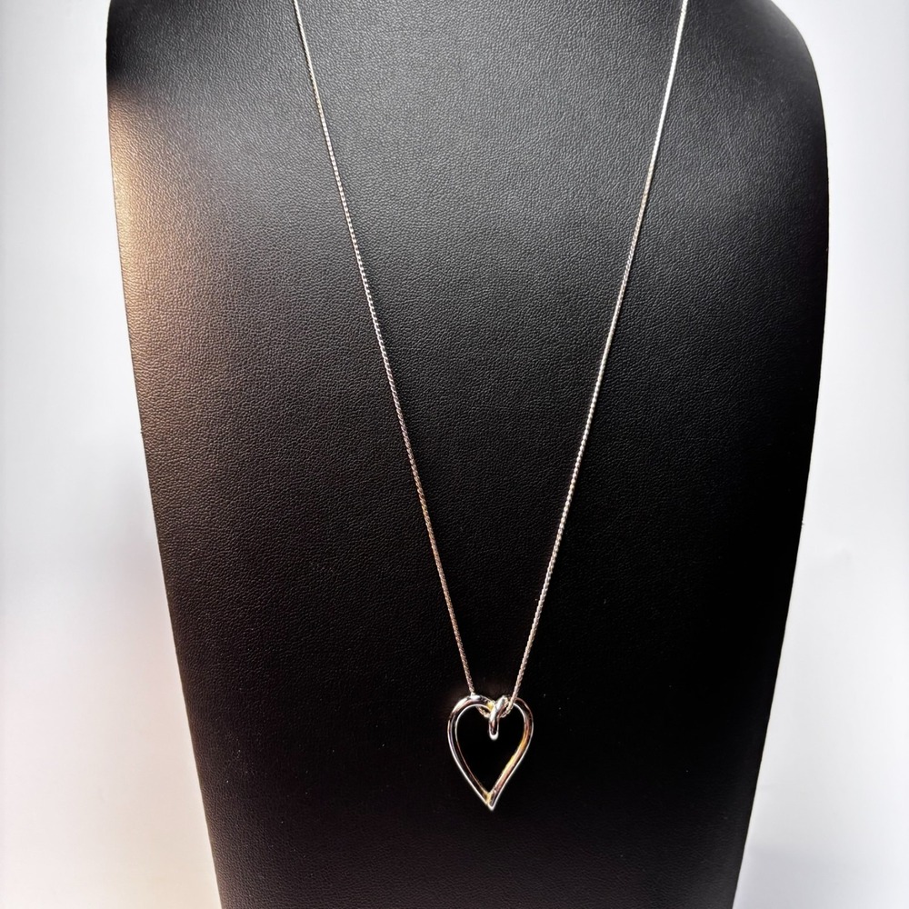Pendant Necklace Silver‎ Tone Delicate Heart Pendant